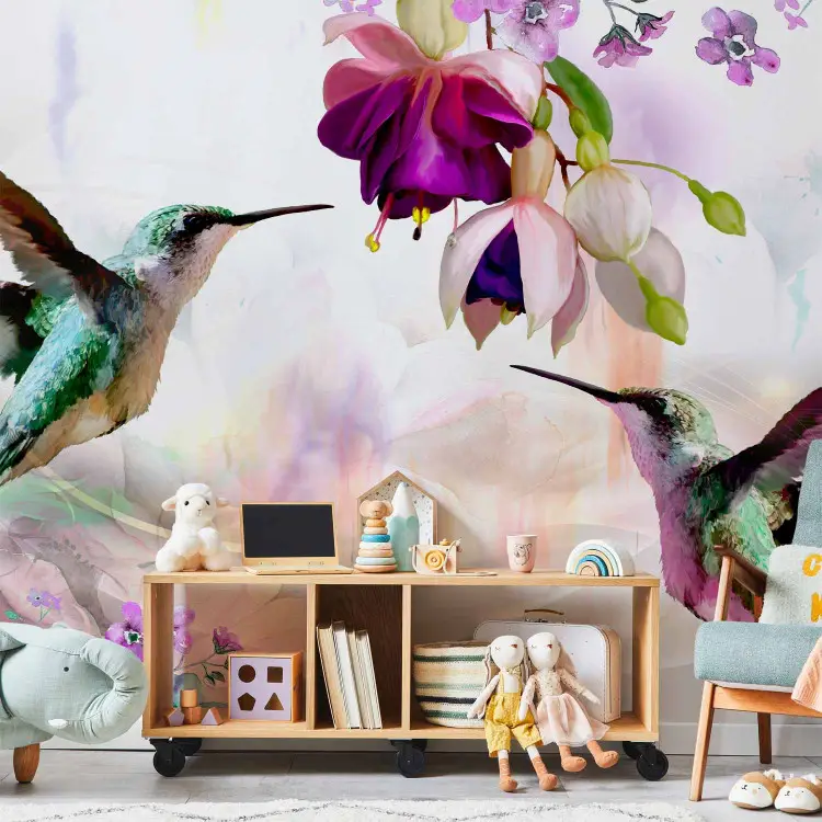 Kolibris - Vögel über bunten Blumen in Lila- und Rosatönen