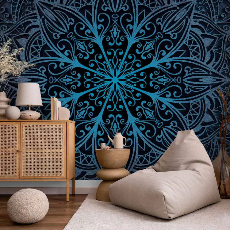Orientalische Zen-Blume - Exotische blaue Mandala auf Schwarz