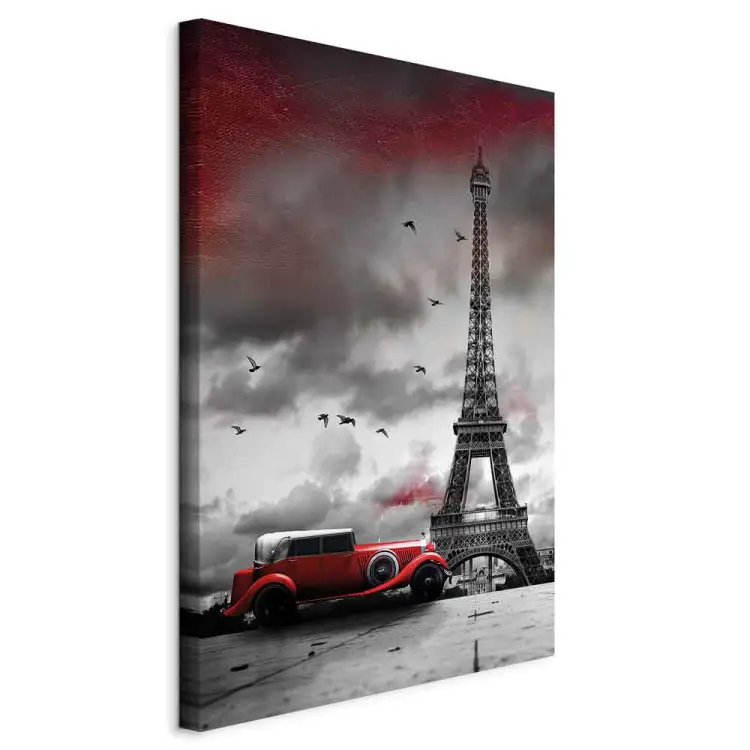 Rotes Auto in Paris vertikal