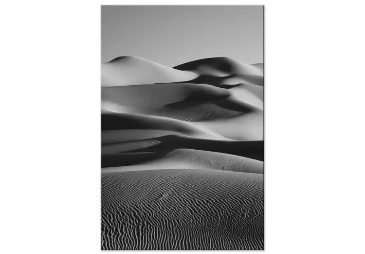 Schichten der Wüste - schwarz-weiße, minimalistische Sandlandschaft