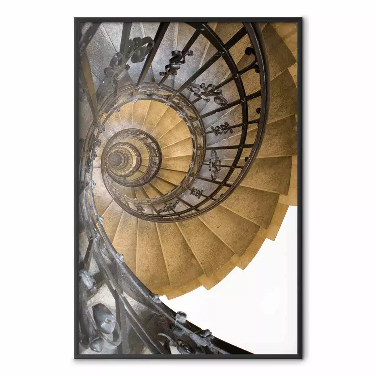 Architektonische Spirale - Architektur einer Treppe mit Metallgeländer