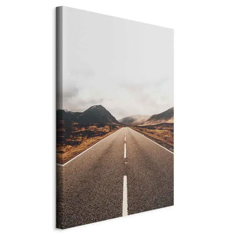 Vorwärts Hochformat - Landschaft einer Straße in den Bergen