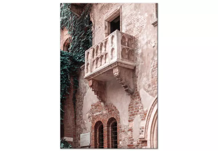 Balkon eines Altbauhauses - Foto mit italienischer Stadtarchitektur