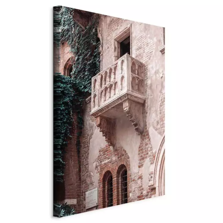 Balkon eines Altbauhauses - Foto mit italienischer Stadtarchitektur