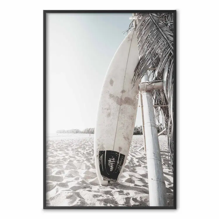 Surfbrett - Sommerlandschaft sandiger Strand vor blauem Himmel