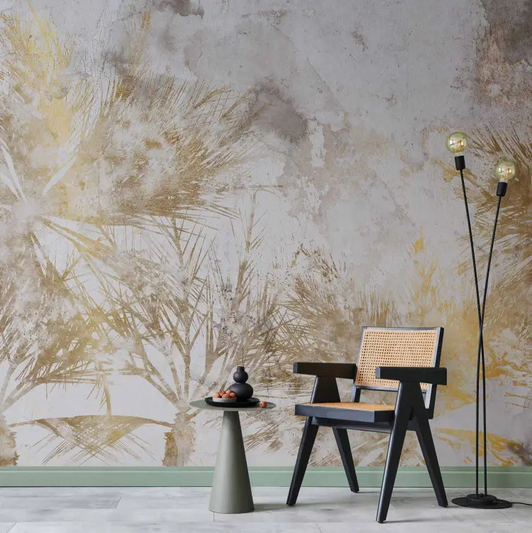 Palmen im Morgengrauen - goldene Baumblätter auf grauem Hintergrund
