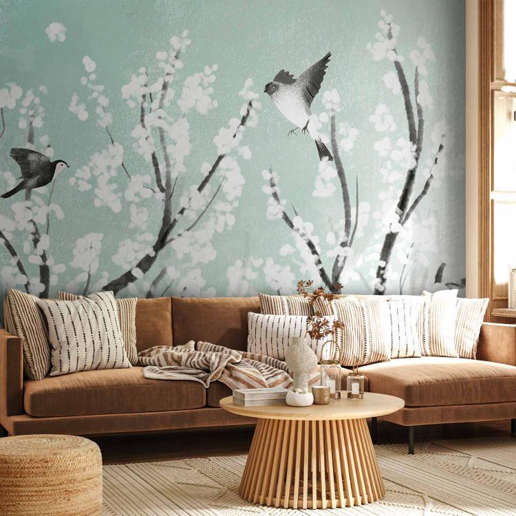 Fototapete Bäume mit weißen Blüten - Vögel auf Ästen vor marmoriertem Hintergrund