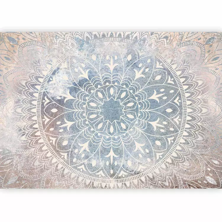 Mandala - helles cremefarbenes Ornament auf blauem Hintergrund