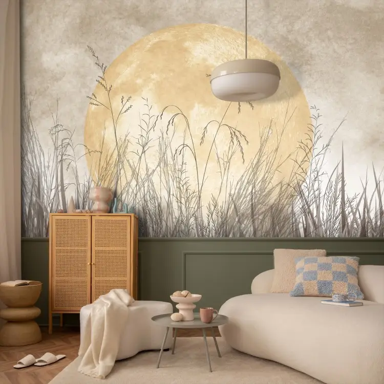 Goldener Mond – Gräser im Wind vor dem Hintergrund einer großen Nachtkugel