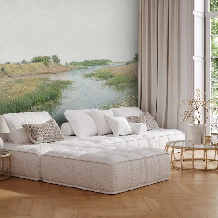 Ein ruhiger Fluss – eine idyllische Wiese mit blühenden weißen Details