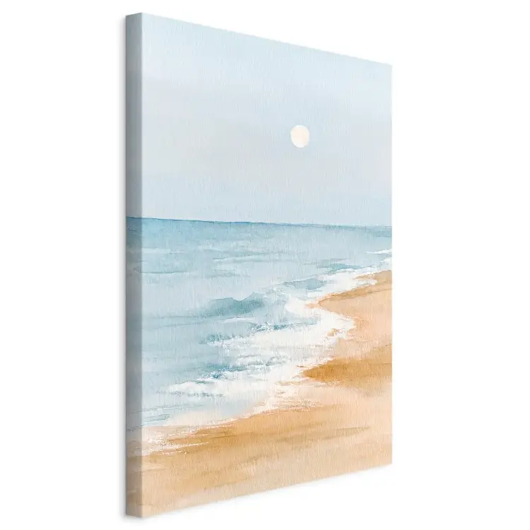 Aquarellstrand – ruhige Meereswellen unter einem hellen Himmel