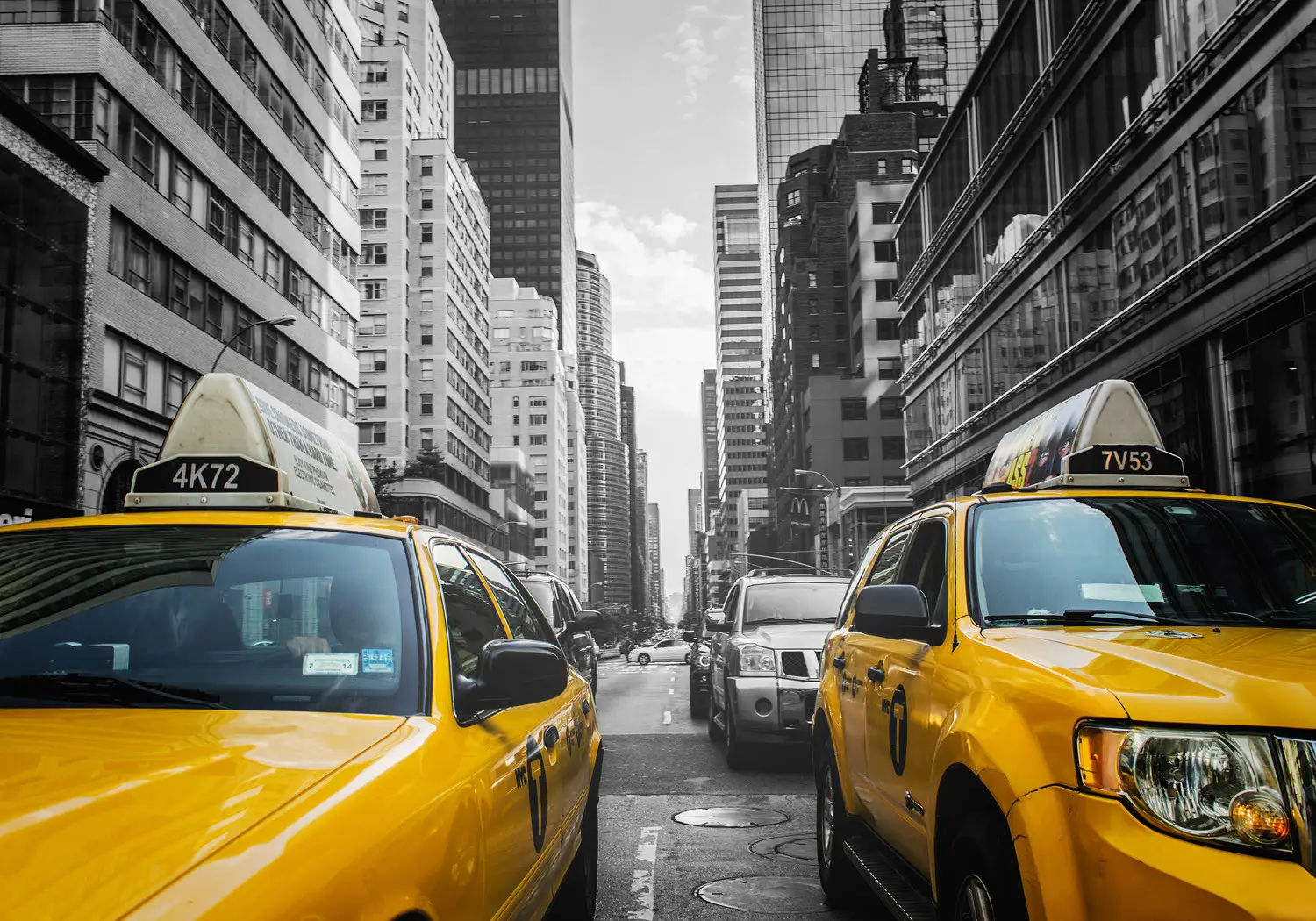 Fototapete New York City-Architektur - Gelbe Taxis Und Wolkenkratzer - New York