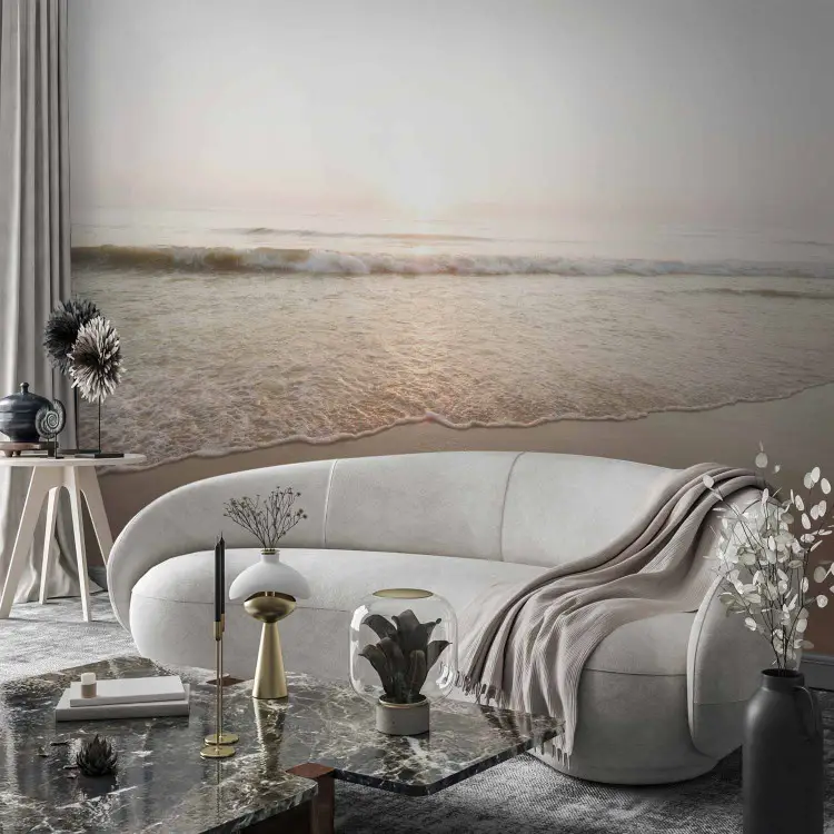 Am sandigen Strand - Sonnenaufgangslandschaft am Meer mit Wellen