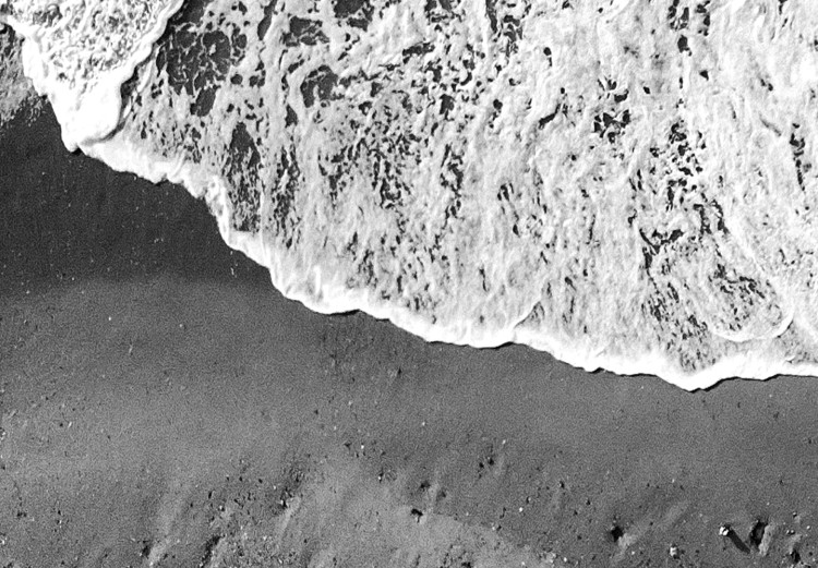 Wandbild Ozeanufer - SW-Foto mit Wellen, die gegen den Strand schlagen 115161 additionalImage 5
