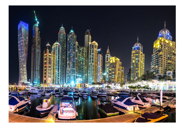 Vlies Fototapete Nacht in Dubai und Marina - Moderne Boote vor der beleuchteten Stadt 99122 additionalImage 1