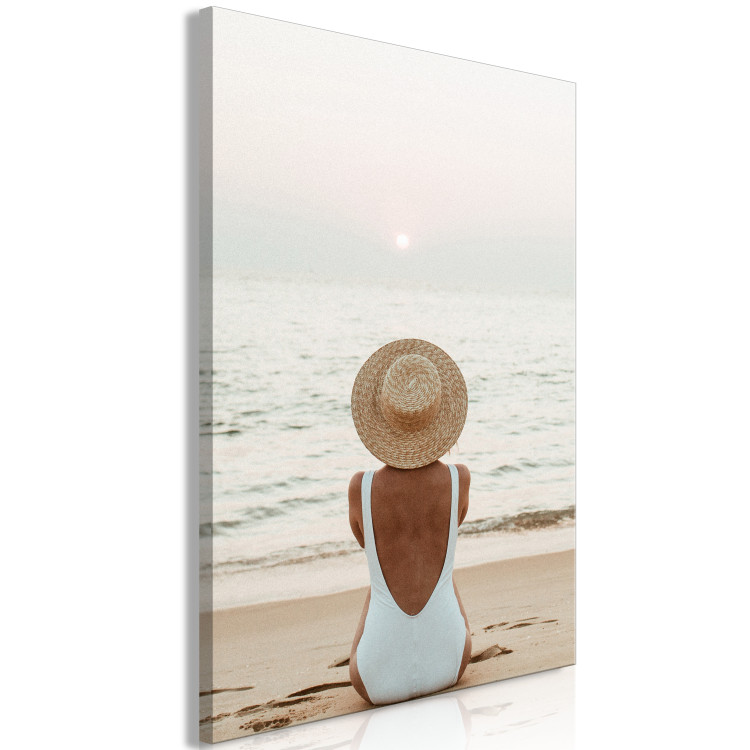 Bild auf Leinwand Frau im Hut am Strand - Meereslandschaft mit Sonnenuntergang 135852 additionalImage 2