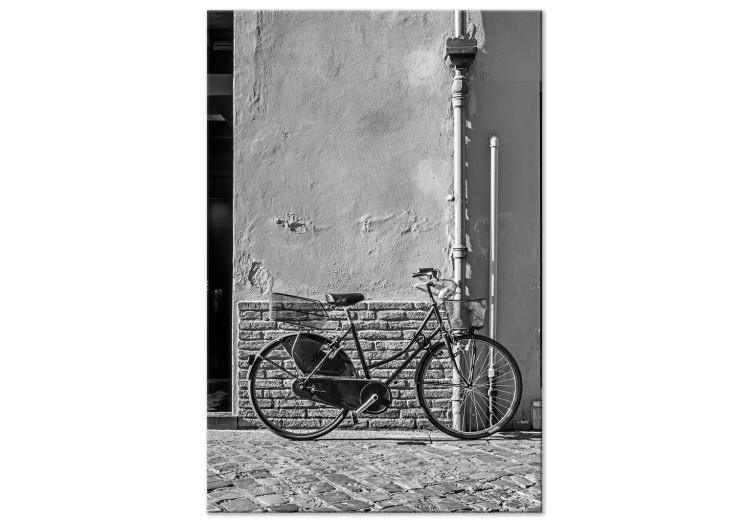 Wandbild Stadtrad - ein Fahrrad im Retro-Viertel in Schwarzweiss 117743