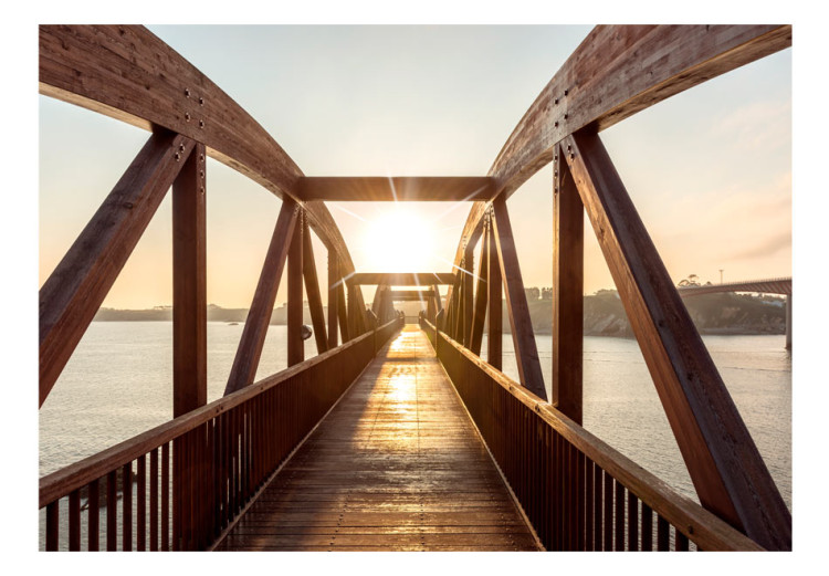 Vlies Fototapete Stadtarchitektur - Holzbrücke über Fluss im Sonnenlicht 74549 additionalImage 1
